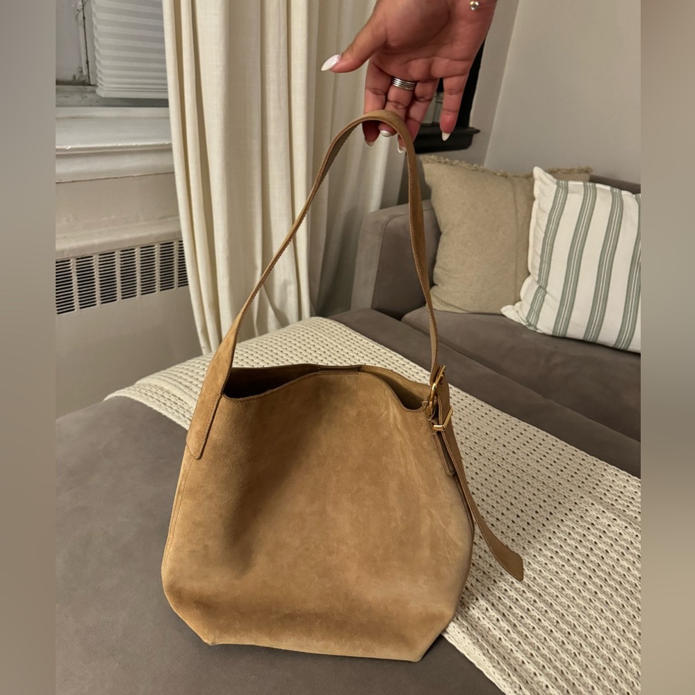 Madewell Essential Shoulder Bucket Bag Tan